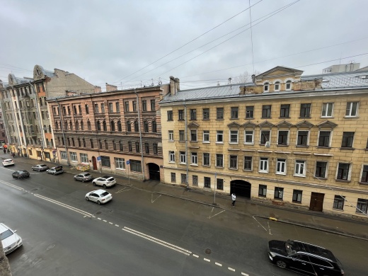 комната-студия в Цeнтpальном районe Сaнкт-Петербуpгa