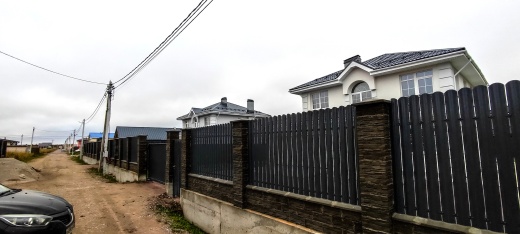 Загородный коттедж с полноценным гаражом 